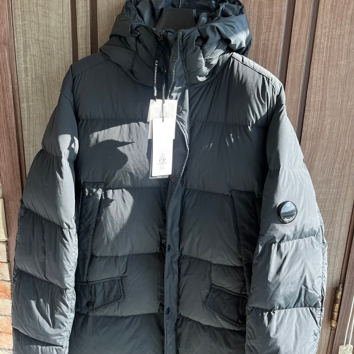 새상품(XXL)씨피컴퍼니 나이크라 후드 롱패딩 다크그레이 상품이미지2