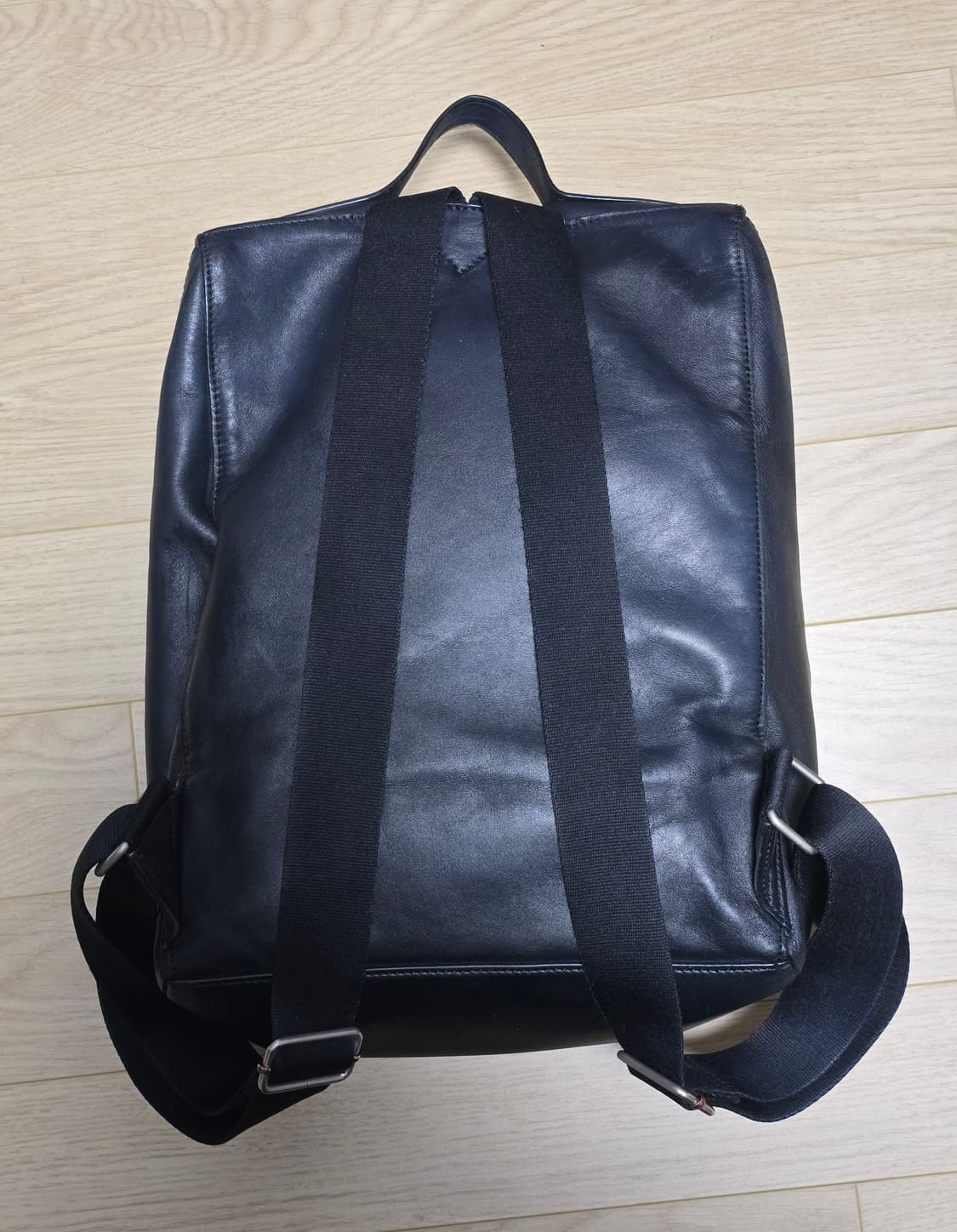 만다리나덕 레더 MD클래스 블랙 백팩  상품이미지4