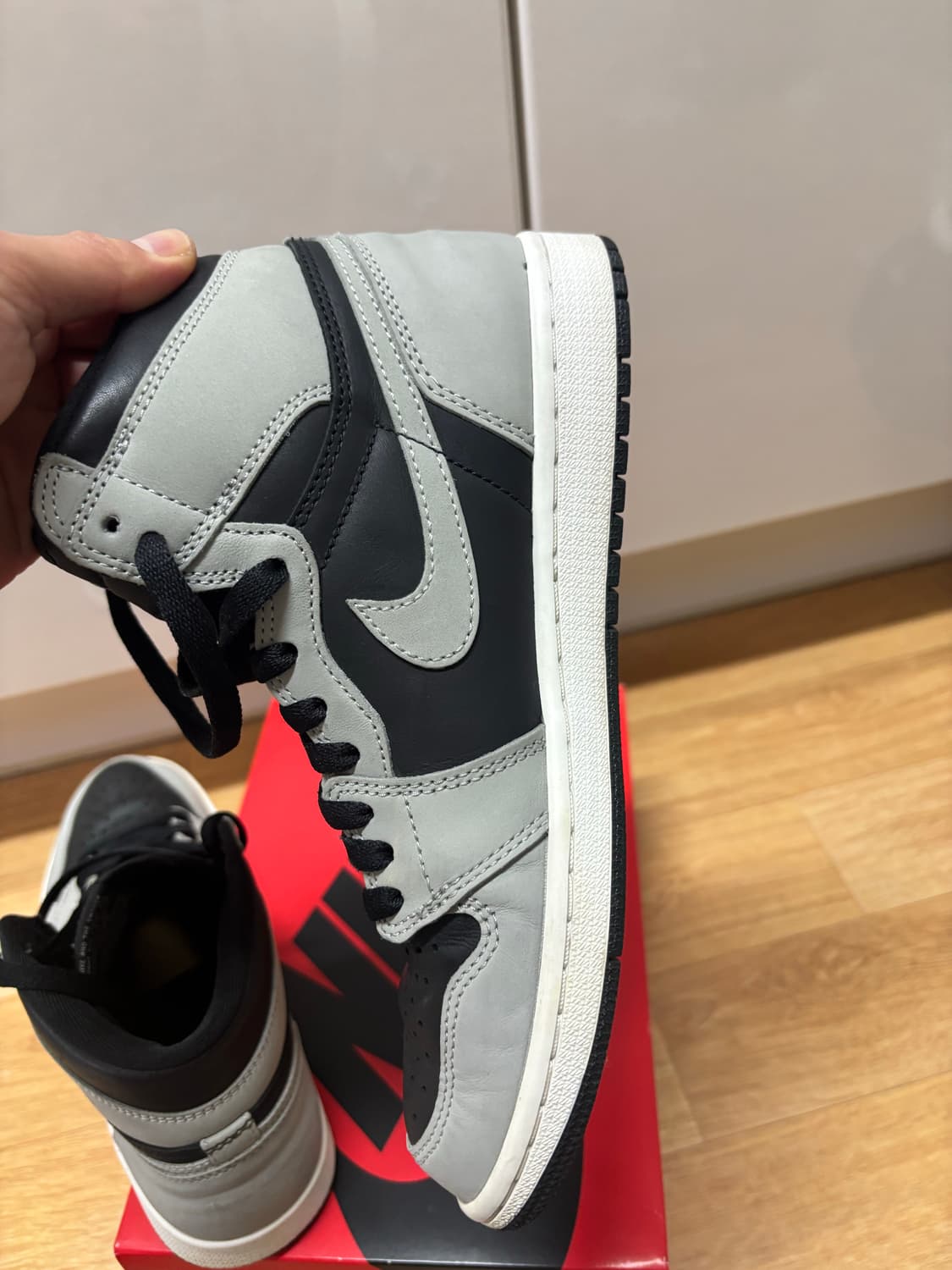 조던 1 하이 쉐도우 260 사이즈 판매합니다 상품이미지6