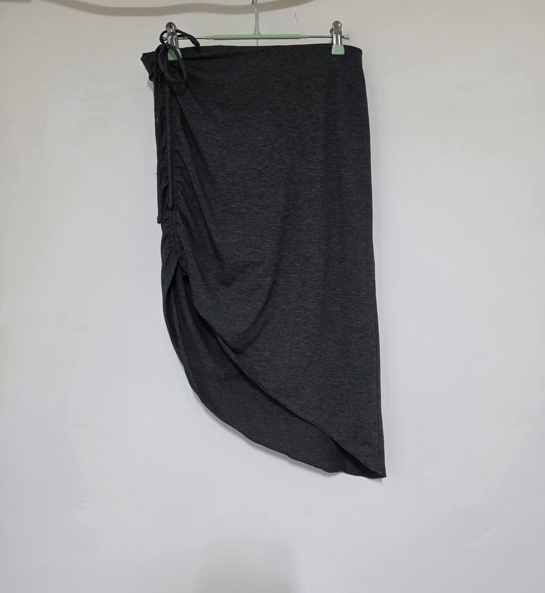 VOV 보브 그레이 언발런스 셔링. 스커트 55 세탁완료 상품이미지5