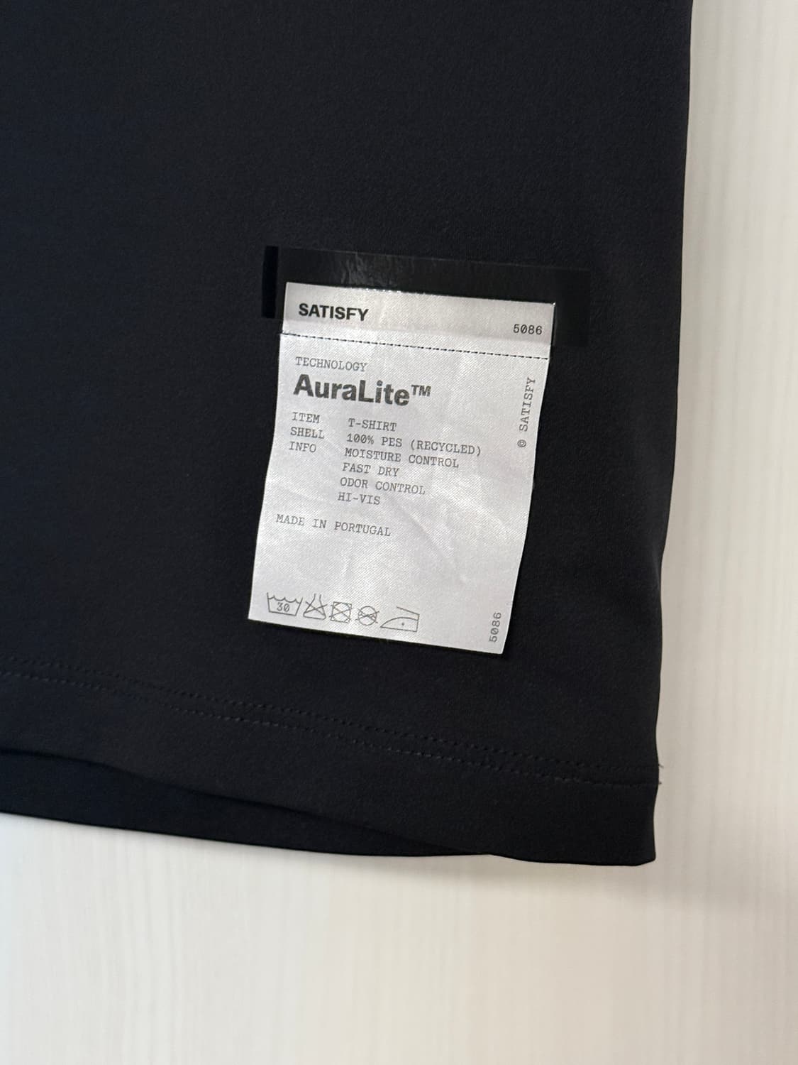 새티스파이 오라라이트 티셔츠 블랙 스몰 상품이미지2