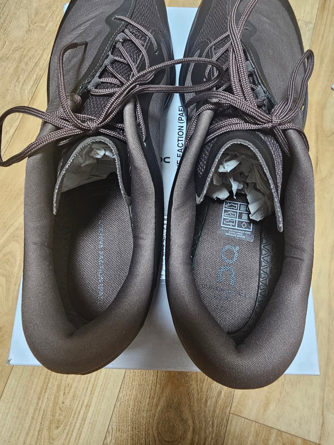 온러닝×파프 클라우드벤쳐 카카오 (285) 상품이미지5