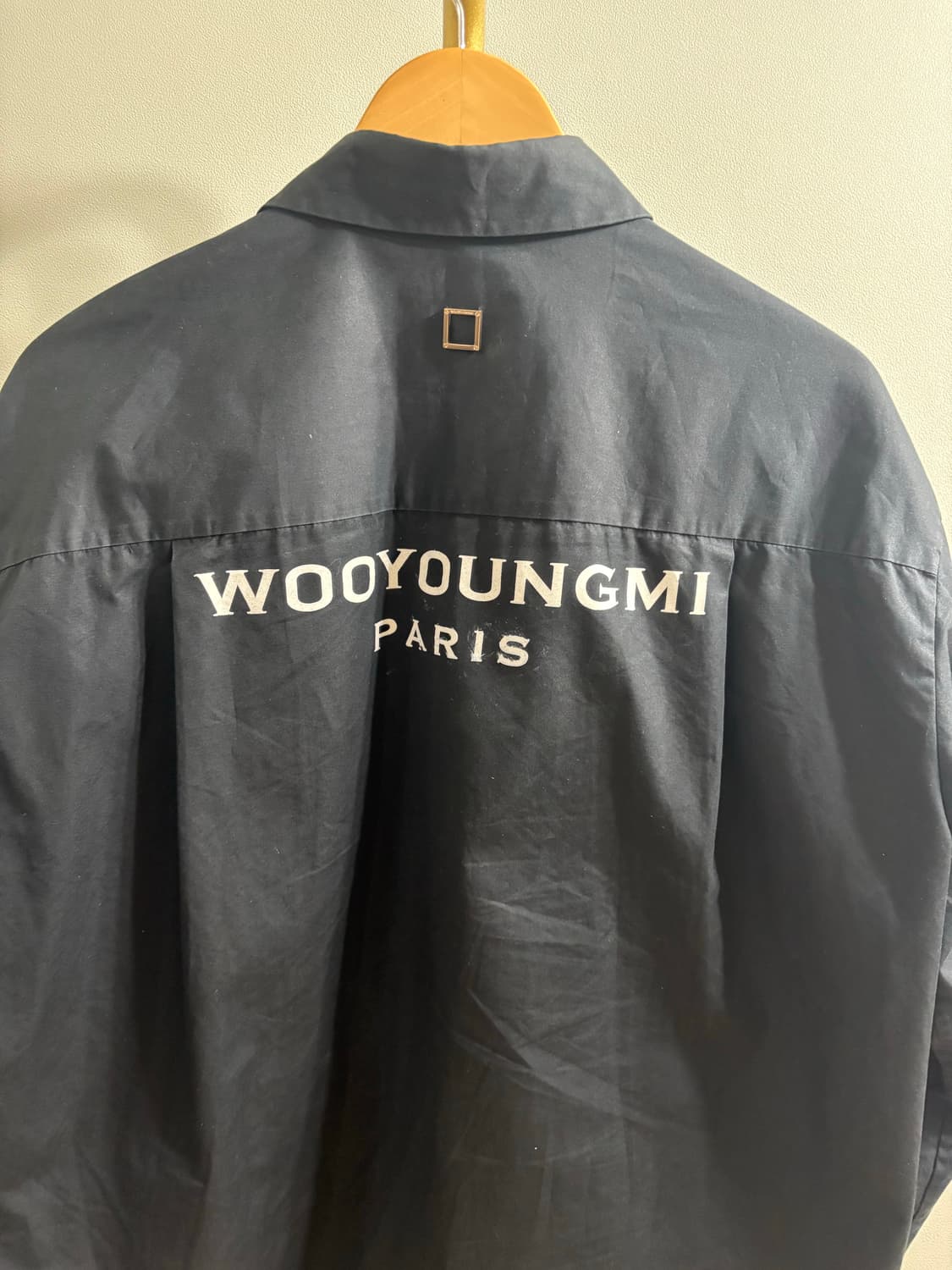 우영미 백로고 셔츠 상품이미지4