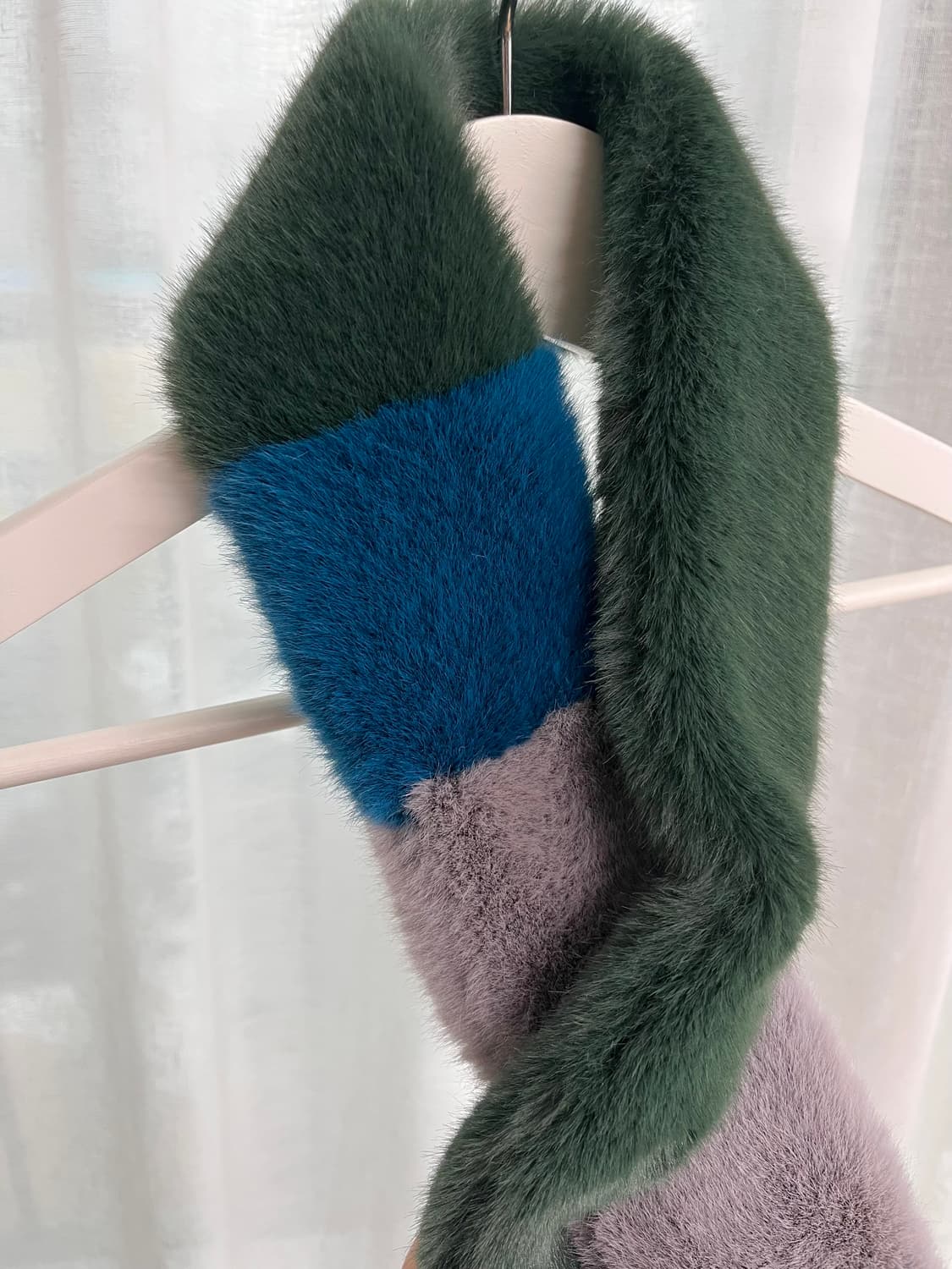 [에잇세컨즈] 페이크퍼 배색 머플러 상품이미지5