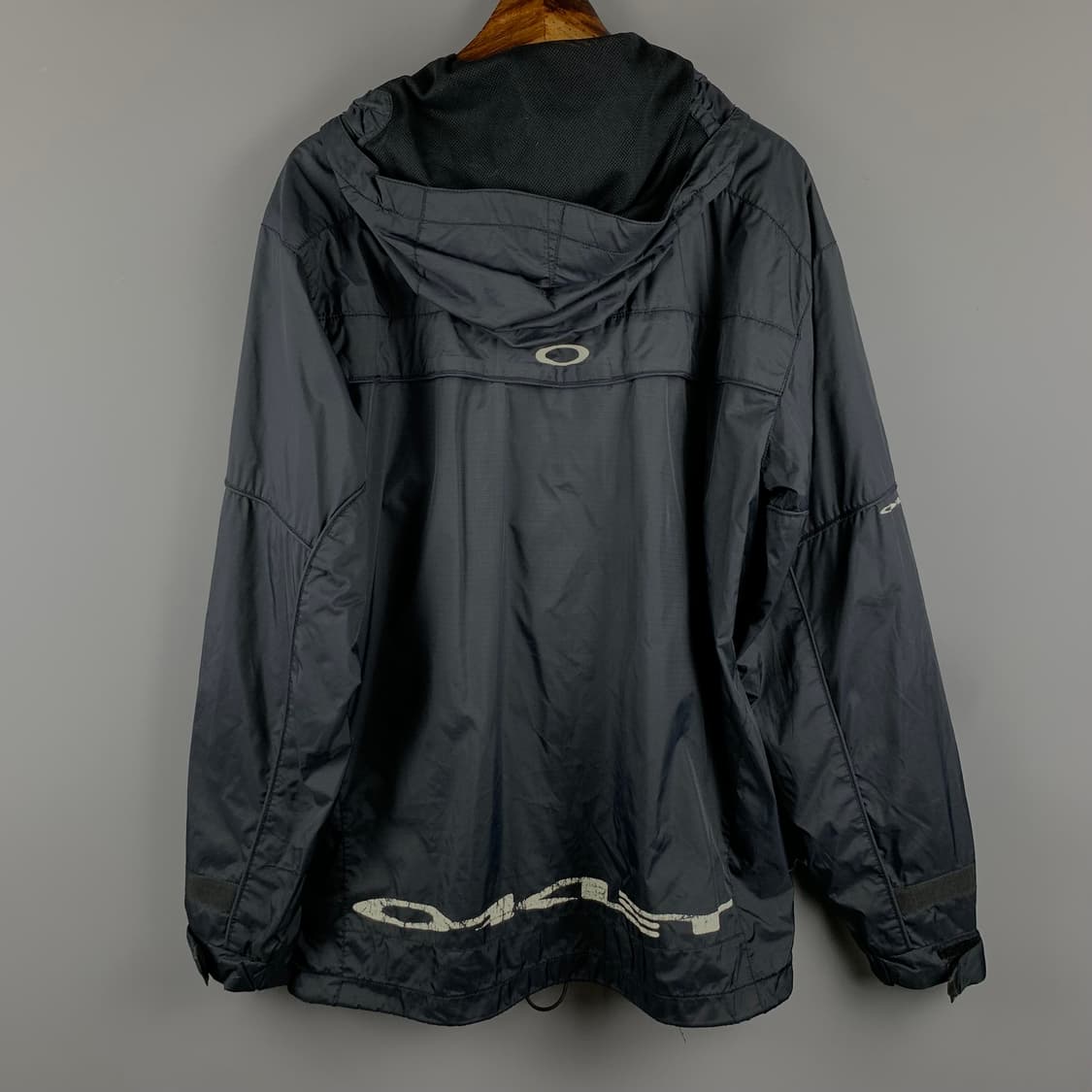 오클리 백로고 블랙 테크니컬 바람막이 상품이미지3