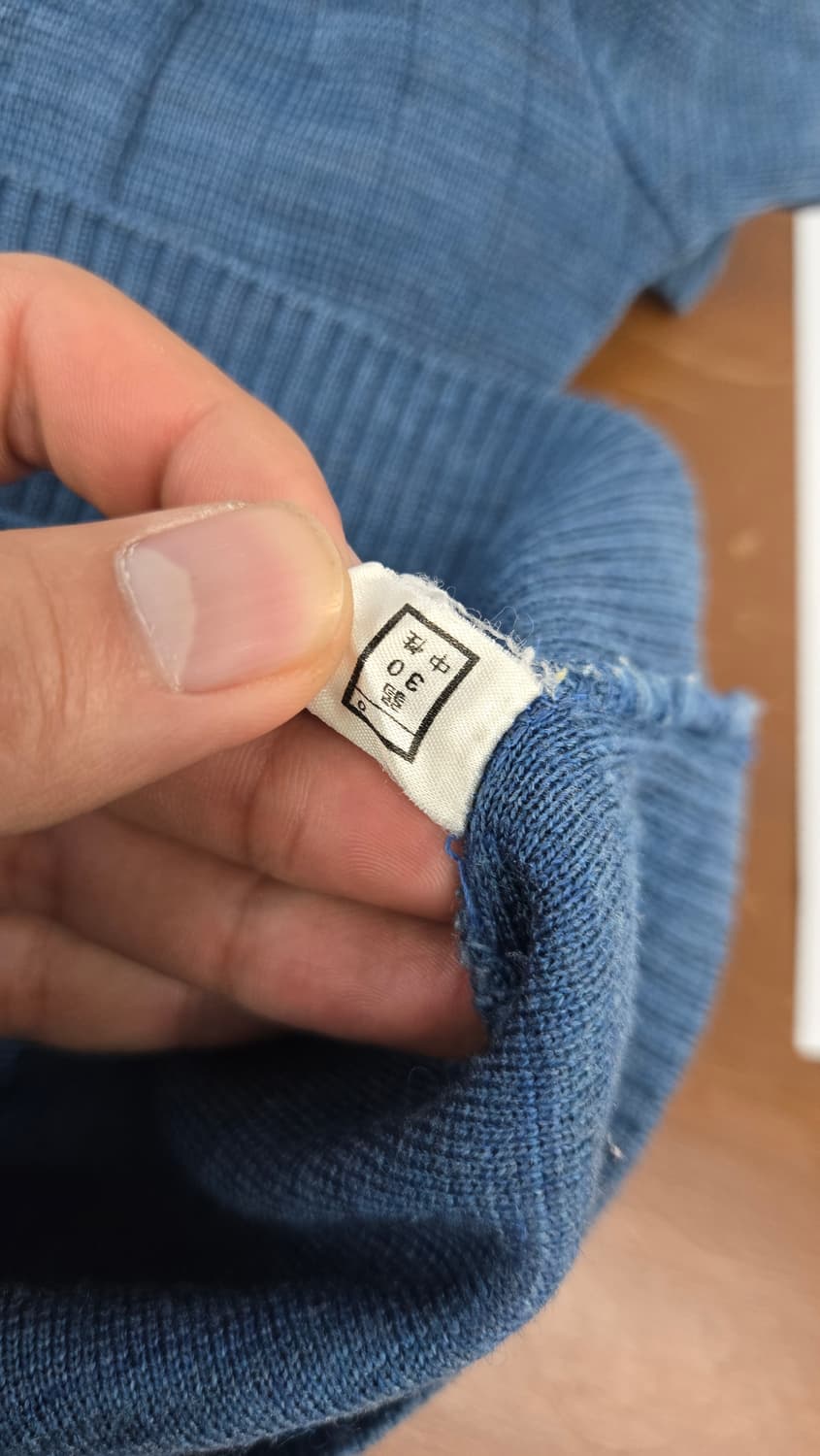 KOSUGI 블루 하프 버튼 카라니트 상품이미지3