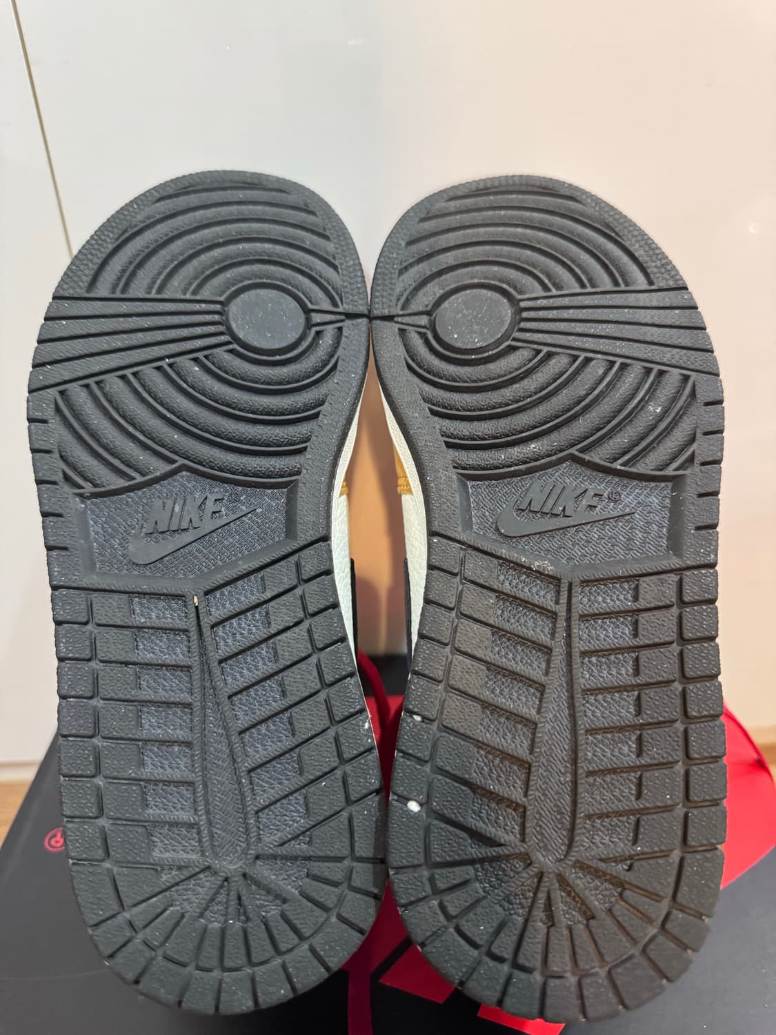 나이키 에어 조던 1 하이 OG 루키 250 상품이미지7