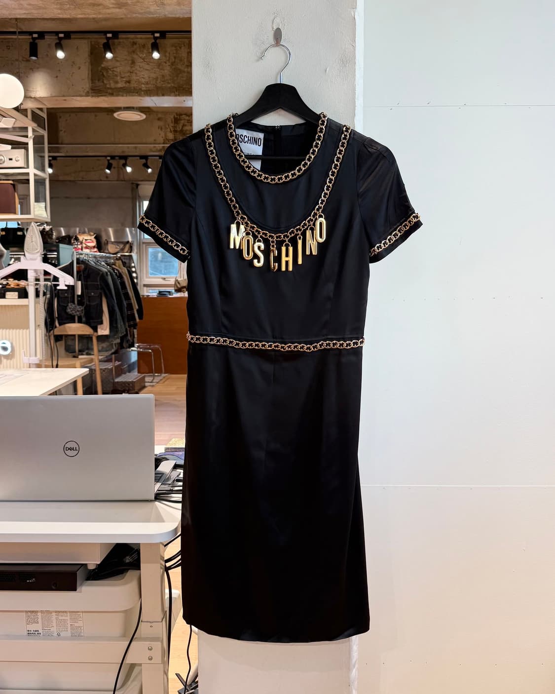 모스키노 블랙 레터링참 레이온 하프원피스  상품이미지2