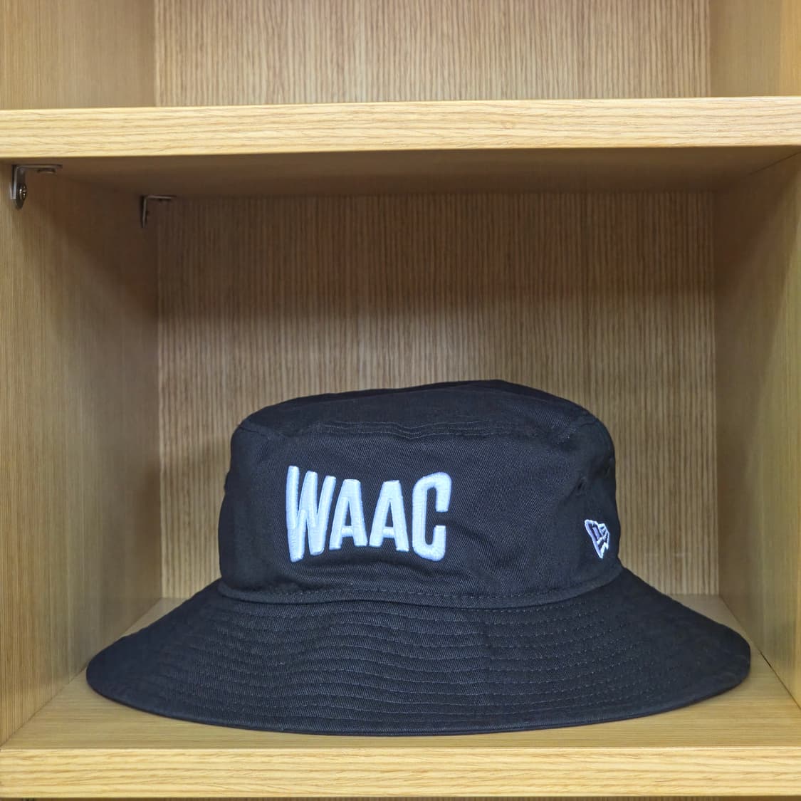 WAAC x 뉴에라 블랙 버킷햇 상품이미지2