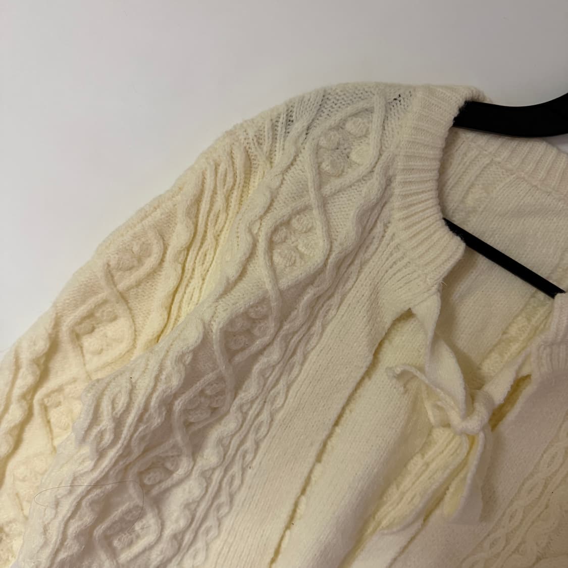 새상품 여자 꽈배기 레이스 크롭 가디건 (아이보리) 상품이미지3