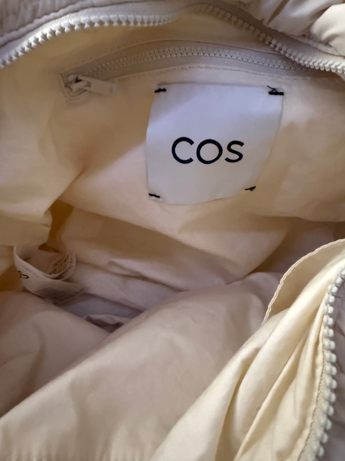 COS 코스 퀼티드 구름백 아이보리 상품이미지2