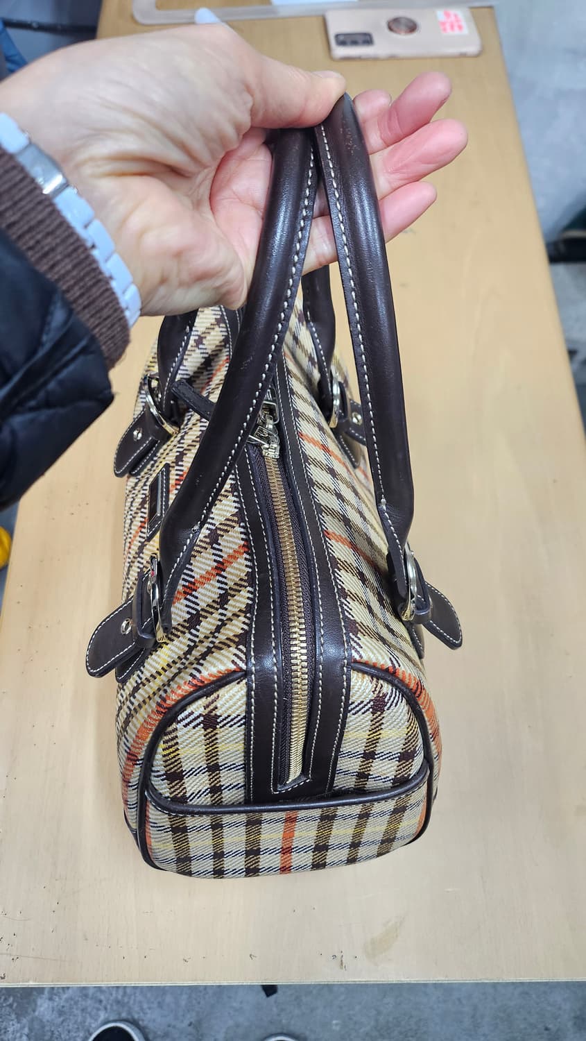 닥스 체크 도트백 상품이미지5