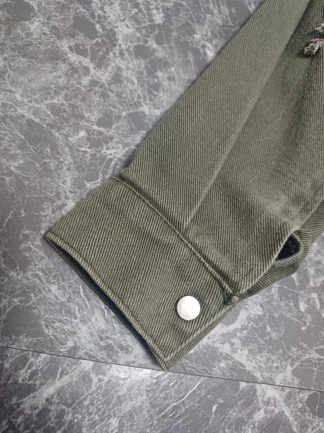 카키 워싱 디스트로이드 셔츠 자켓 
 상품이미지7