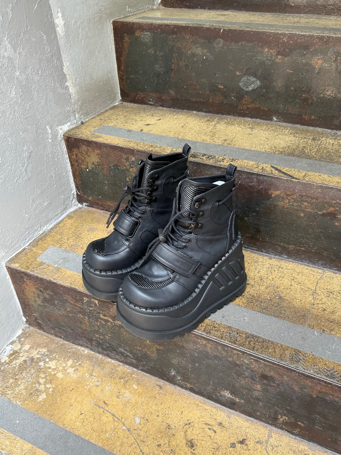 데모니아 스톰프 13 워커 상품이미지6