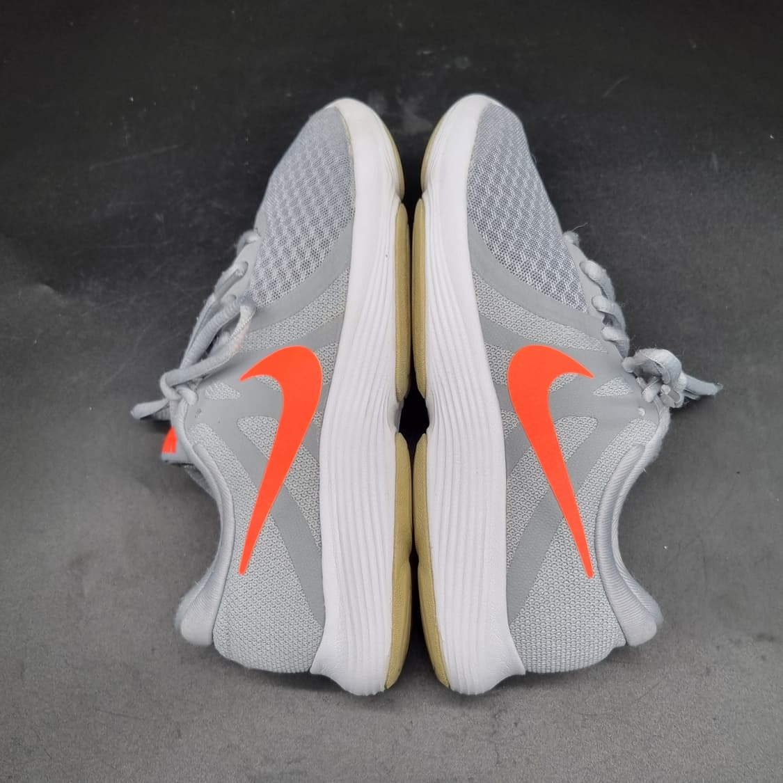 나이키 레볼루션4 운동화220 상품이미지5