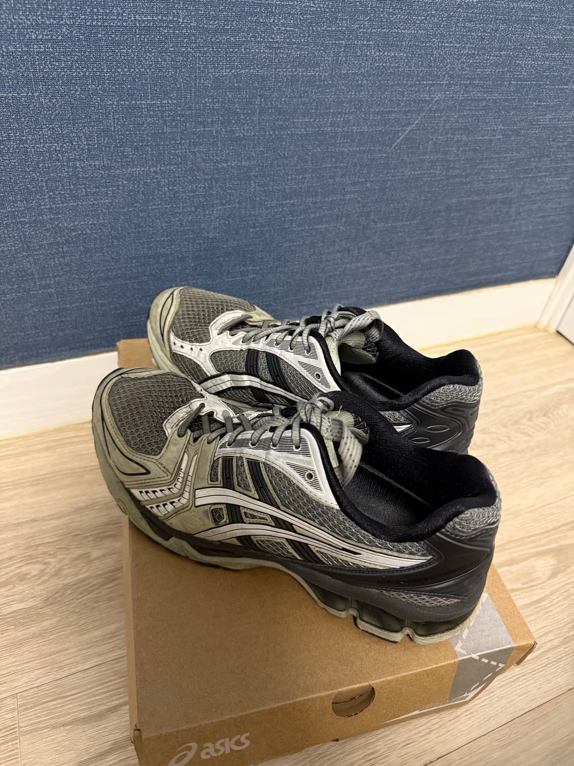 270 아식스 키코 젤카야노14 피드몬트 그레이 상품이미지3