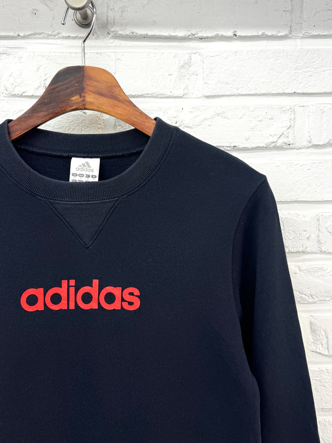 아디다스 레드로고 네이비 맨투맨 상품이미지2