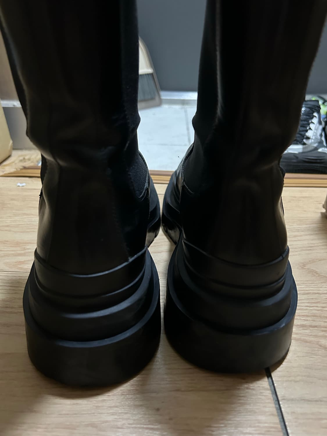 보테가 타이어 부츠 블랙 상품이미지3