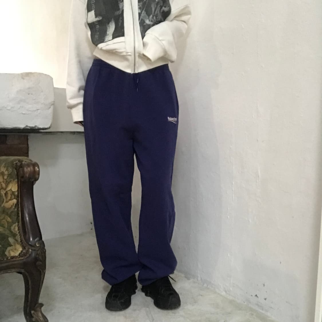 발렌시아가 와이드 로고 트레이닝 팬츠 상품이미지3