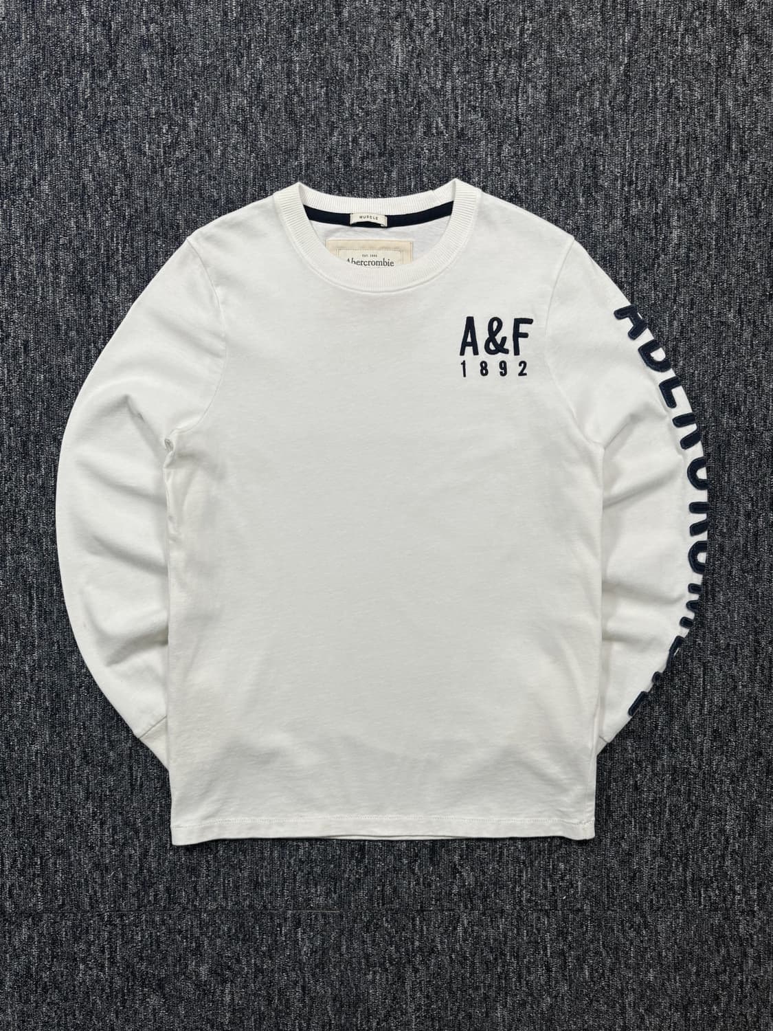아베크롬비 화이트 롱슬리브 상품이미지3
