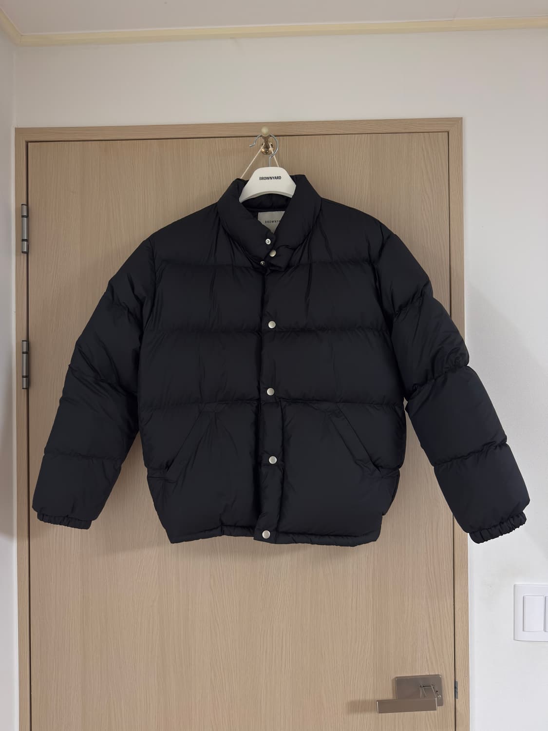 브라운야드 푸퍼 다운 블랙 25시즌 팝니다! 상품이미지2