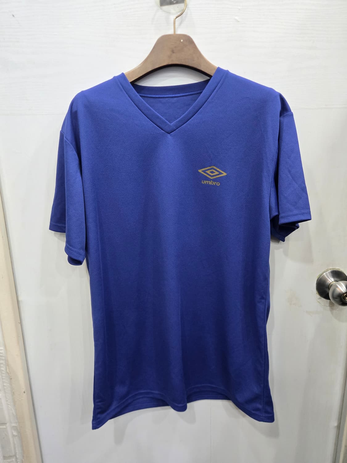 (LL사이즈) UMBRO 엄브로 브이넥 반팔티셔츠~ 상품이미지2