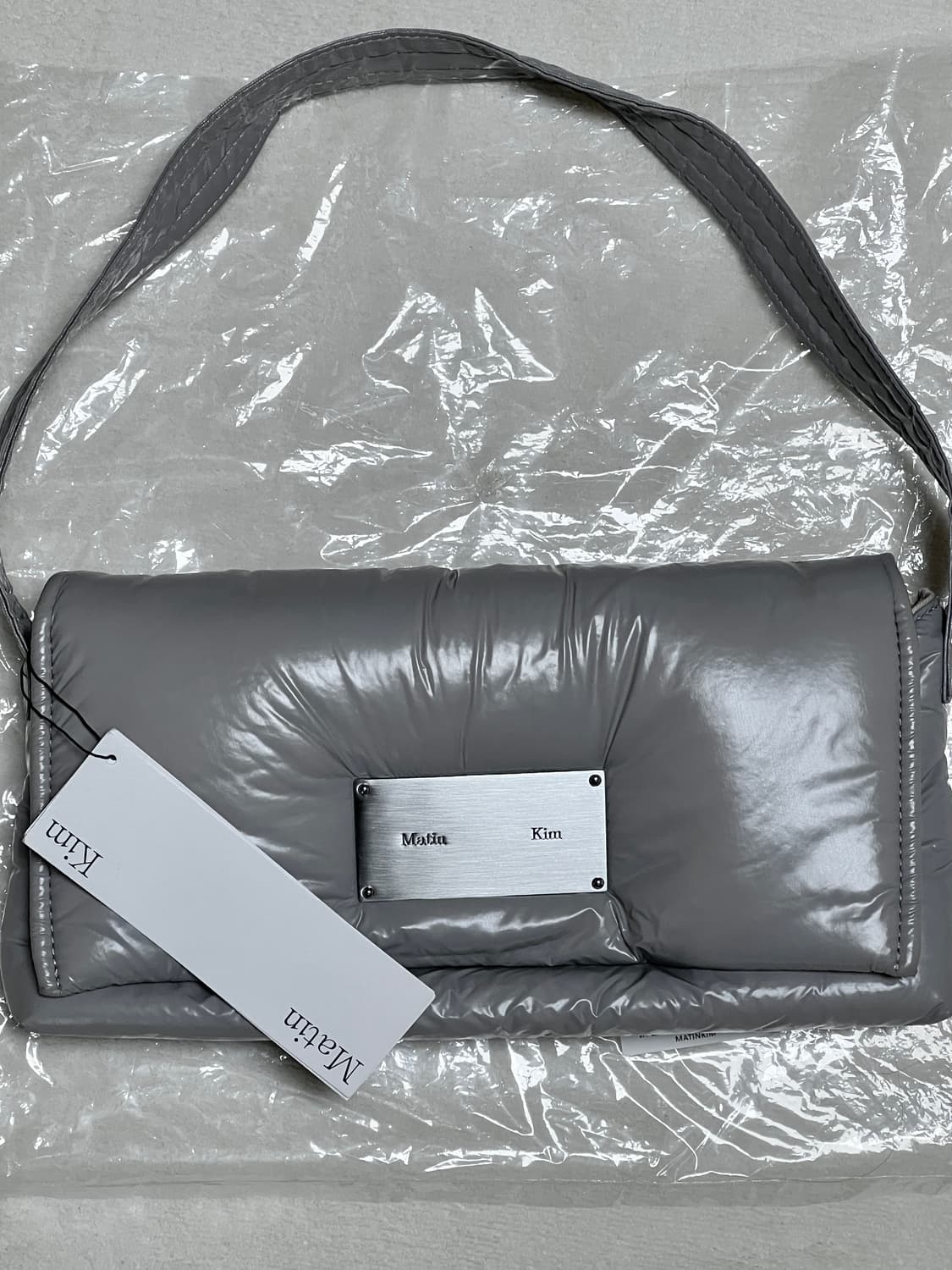 택/비닐 포함 [상태 최상] Matin Kim 마뗑킴 패딩 숄더백 팝니다 상품이미지1