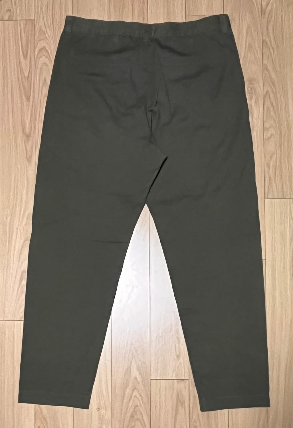 COS 올리브색 남성 면바지 상품이미지2