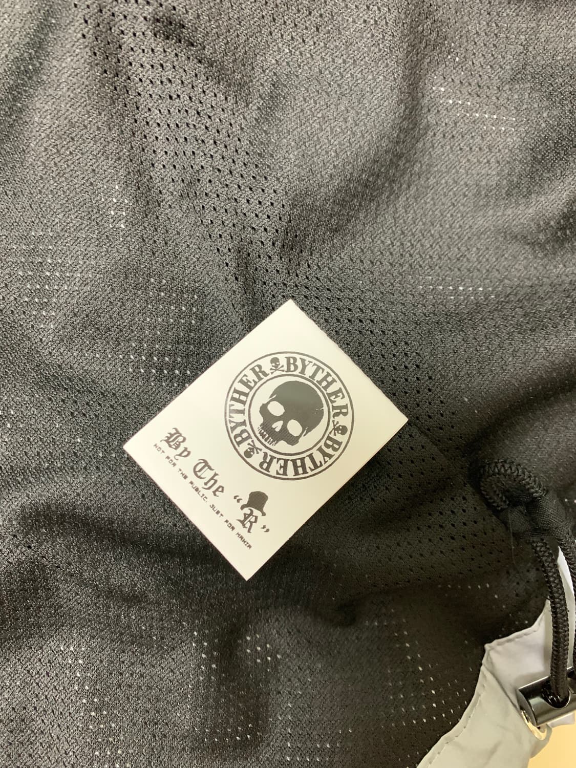 바이더알 (ByTheR) 빈티지 태극기 리플렉티브 바람막이 상품이미지4