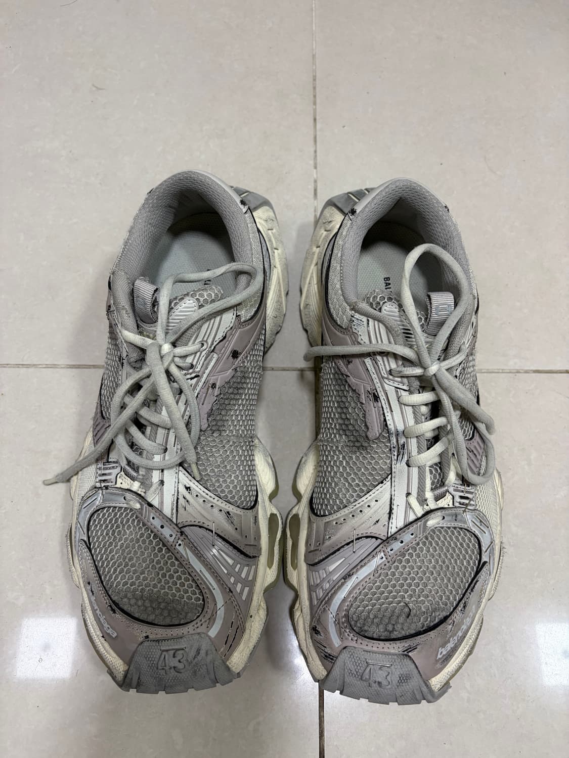 발렌시아가 스테이플러 베이지 그레이 상품이미지1