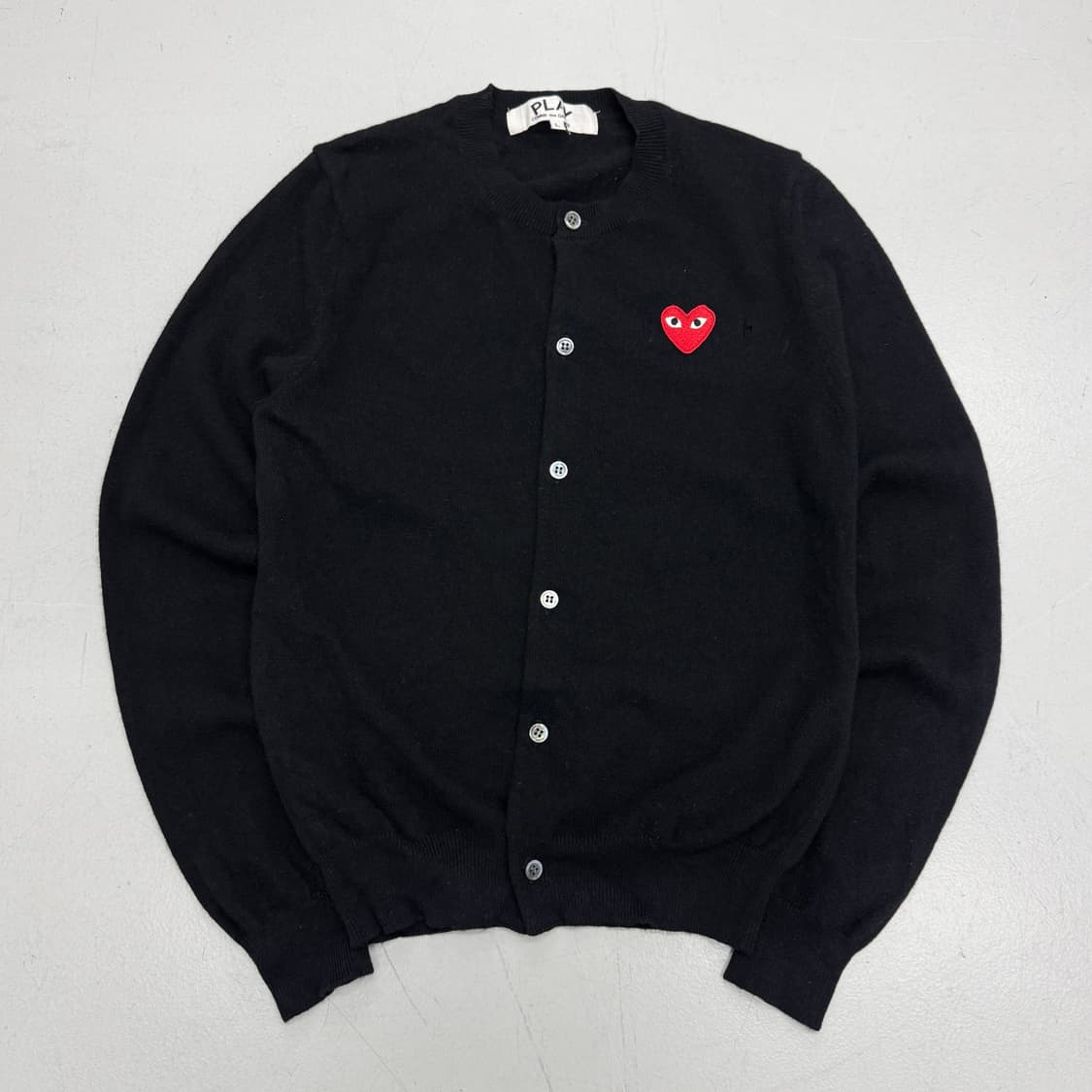 꼼데가르송 하트로고 울 가디건 블랙 상품이미지2