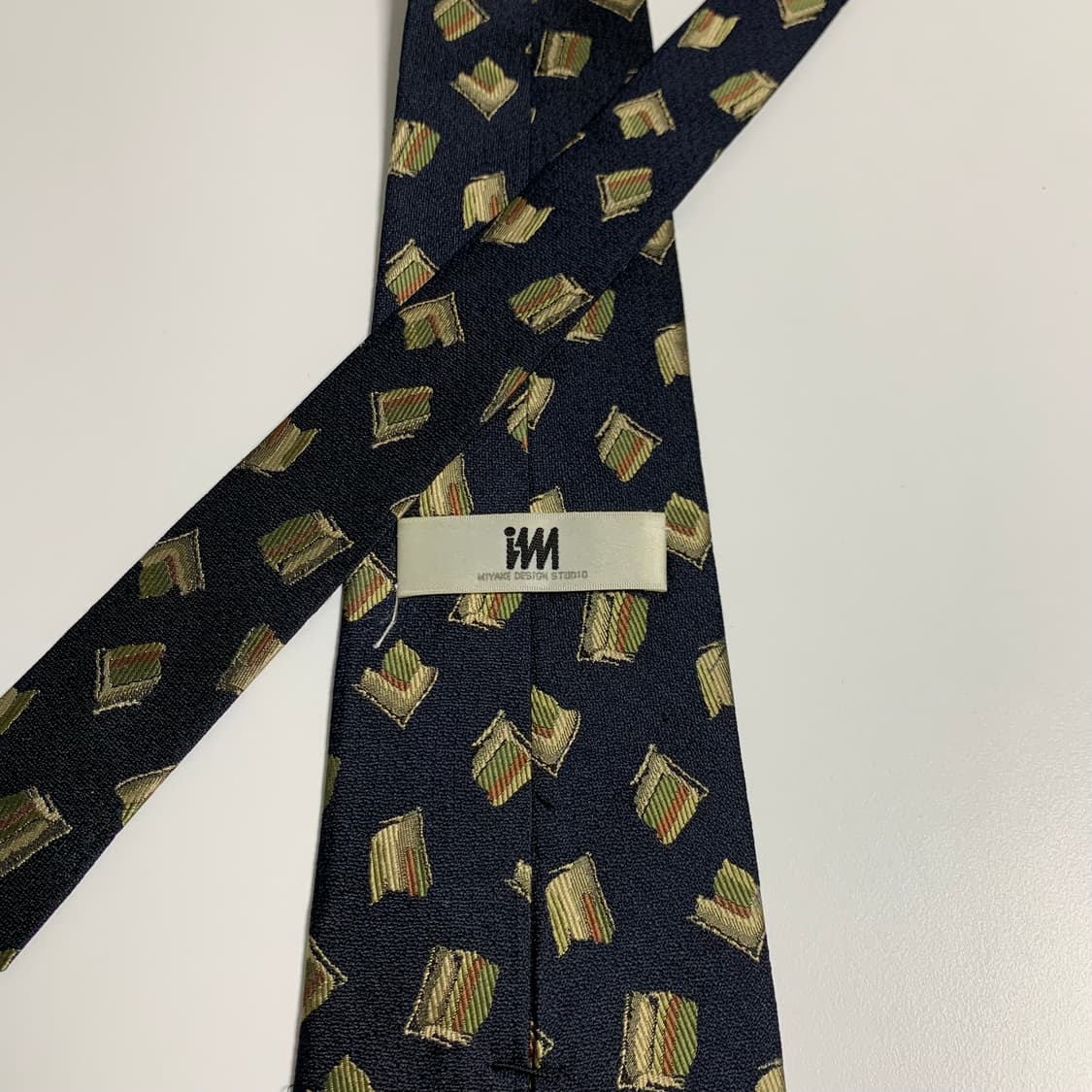 이세이미야케 100실크 명품넥타이 블랙컬러 기하학적패턴 A등급 상품이미지5
