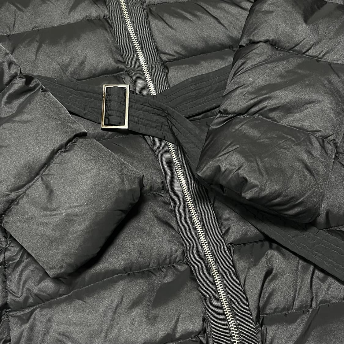 큐알o 몽클레어 여성 벨티드 롱패딩 2사이즈(95) 상품이미지2