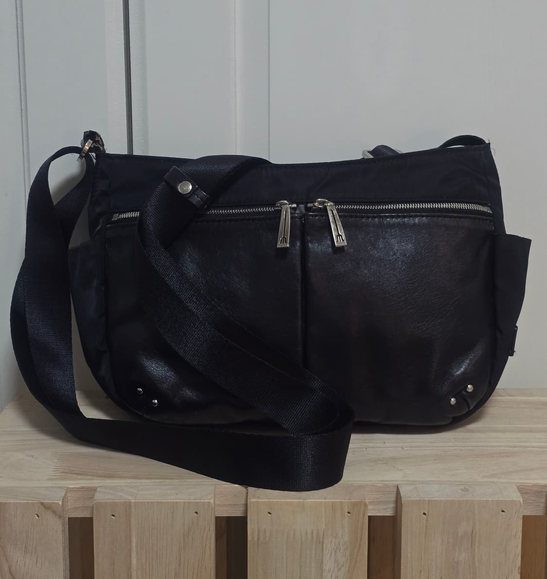 Y'saccs 요지야마모토 나일론 가죽 콤비 크로스백 상품이미지1