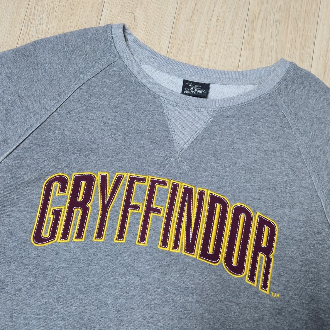 해리포터 그리핀도르 맨투맨 티셔츠 그레이 상품이미지2