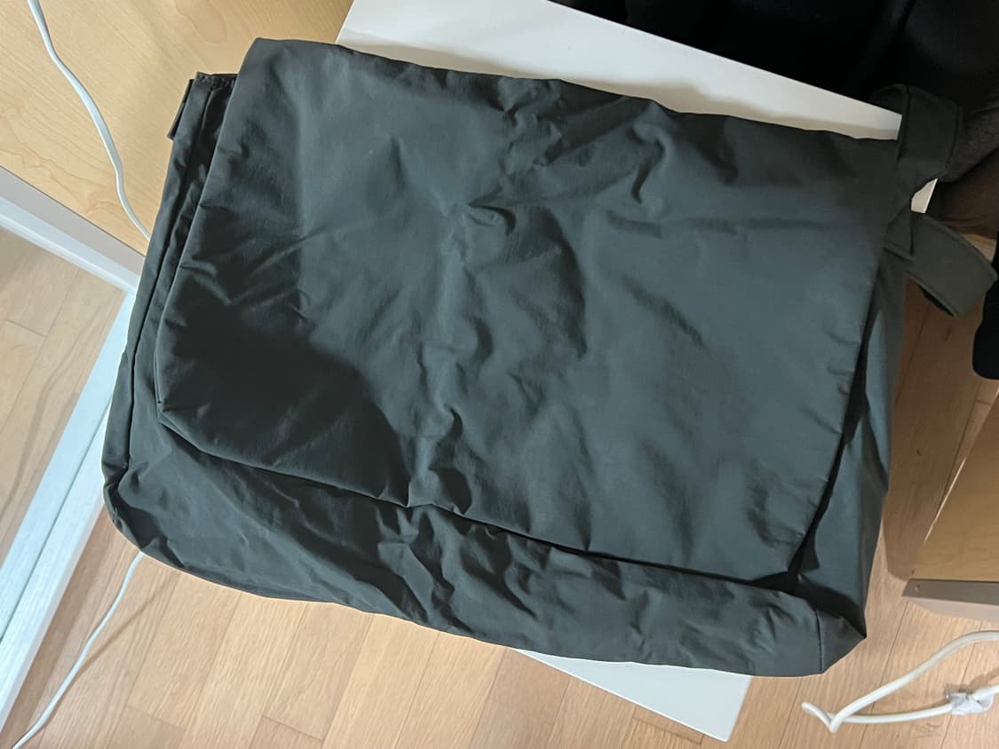 마지언타이틀 포스트백 그레이  상품이미지3