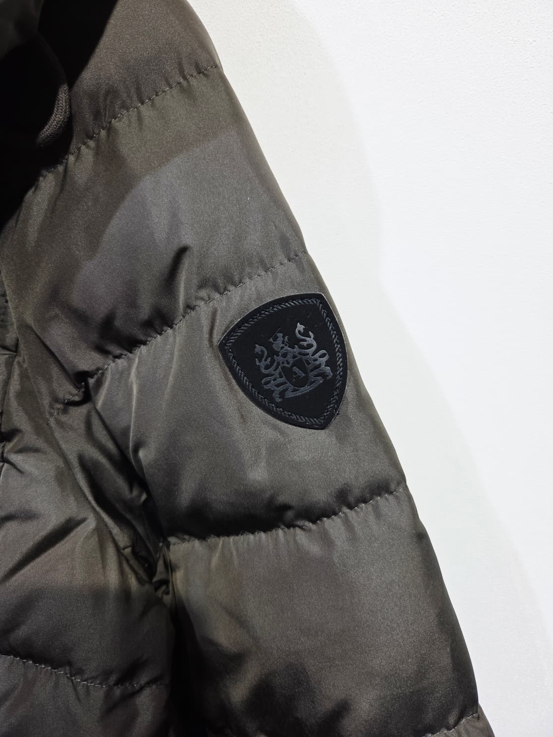 아쿠아스큐텀 시그니처 클럽체크 구스다운 더블 롱 패딩 상품이미지6