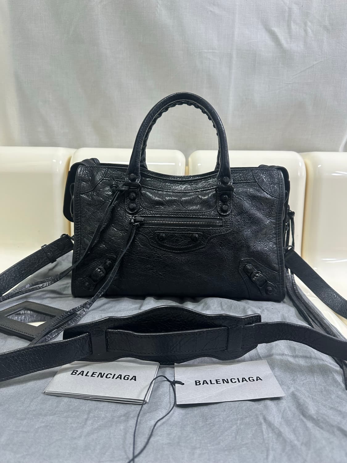 [A+ 정품] 발렌시아가 시티 모터백 스몰 블랙 상품이미지2