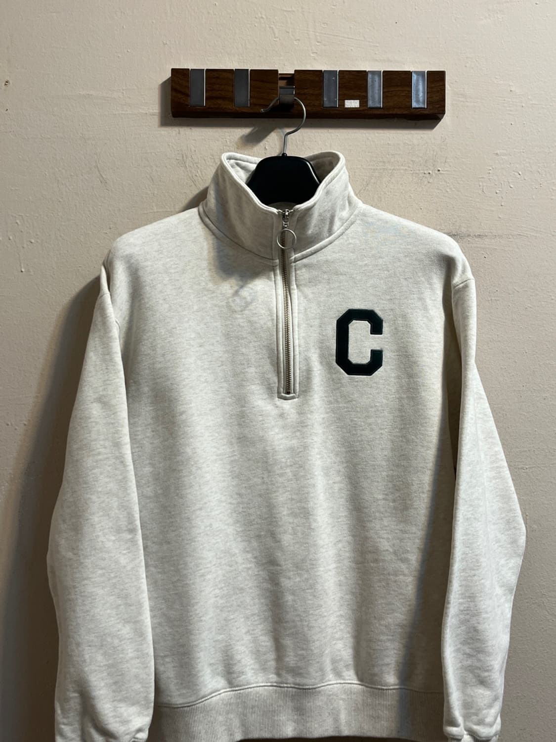 커버낫 C 로고 하프 집업 스웨트셔츠 (339) 상품이미지2