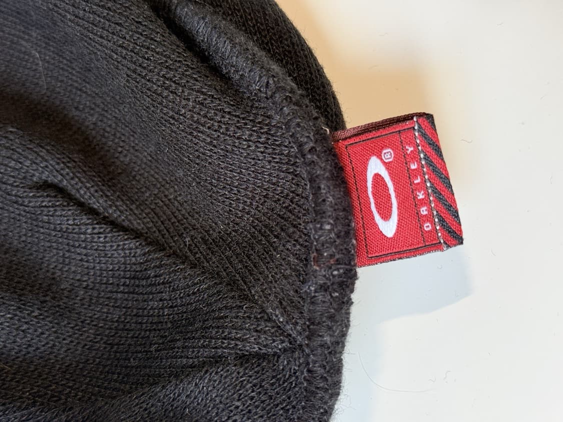 오클리 투톤 로고 비니 블랙 그레이 상품이미지3