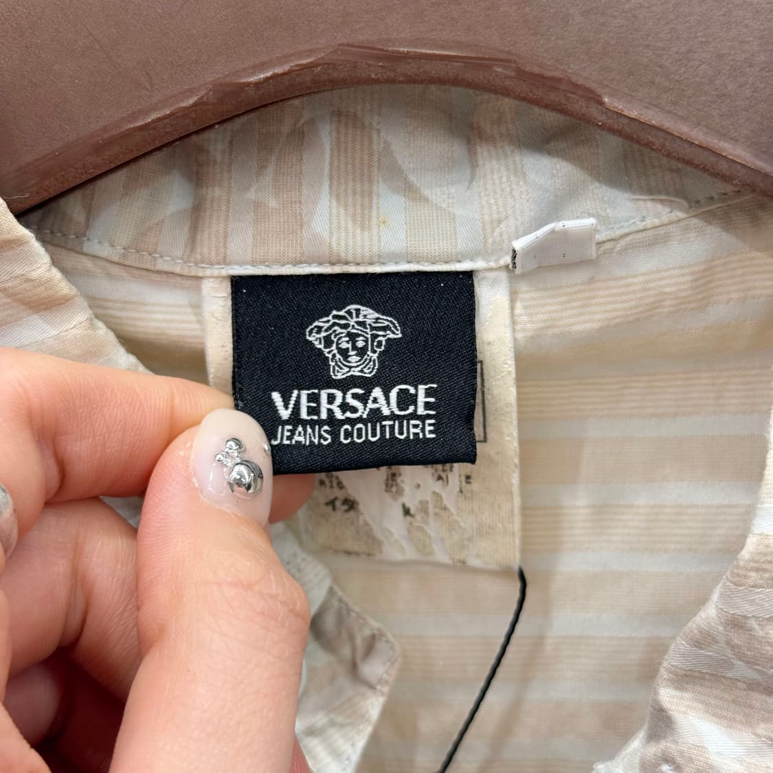 베르사체 진스 꾸뛰르 플로럴 스트라이프 반팔 셔츠 하프버튼 베이지 상품이미지7