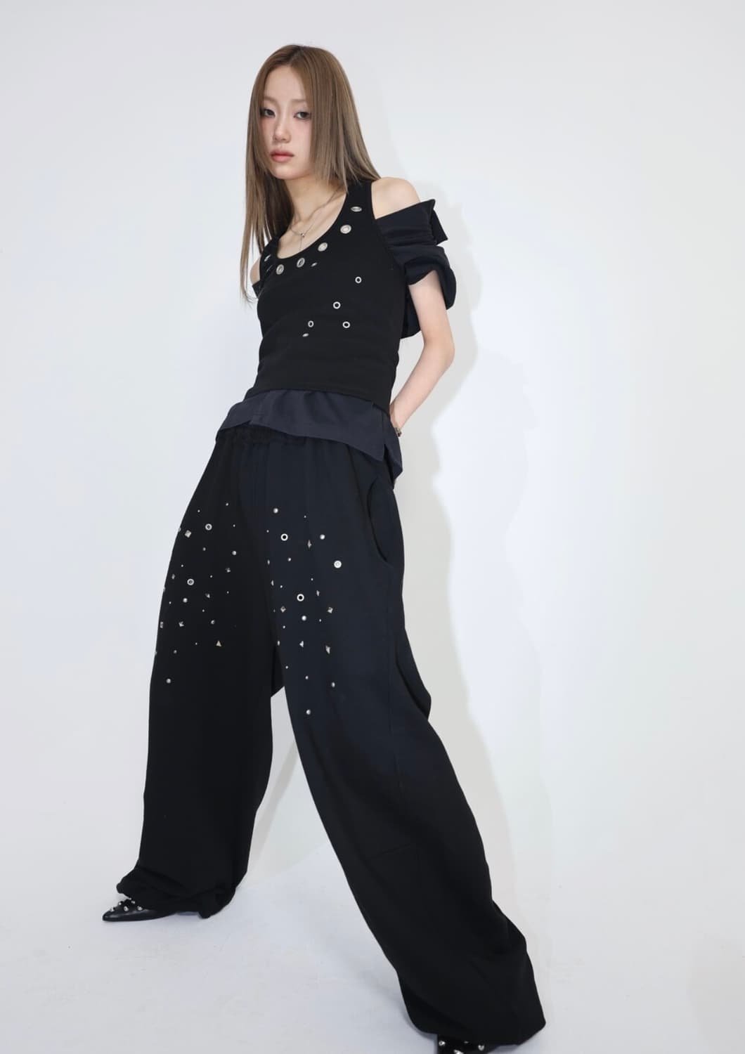 알디유 스터드 스웻팬츠 aldiyouu stud sweatpants 상품이미지2