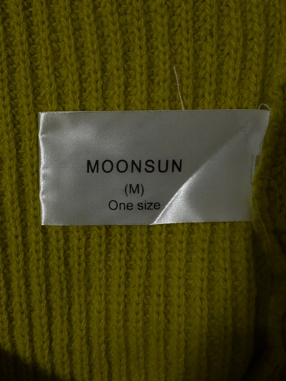 문선 아가일 펀칭 니트베스트 머스타드 상품이미지4