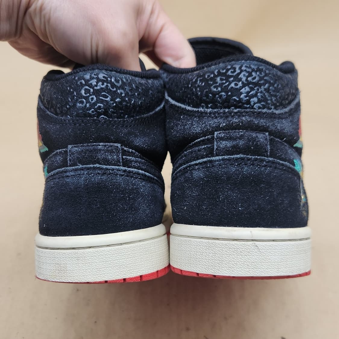 나이키 조던1 미드 SE 씨엠프레 파밀리아 미드235 상품이미지4