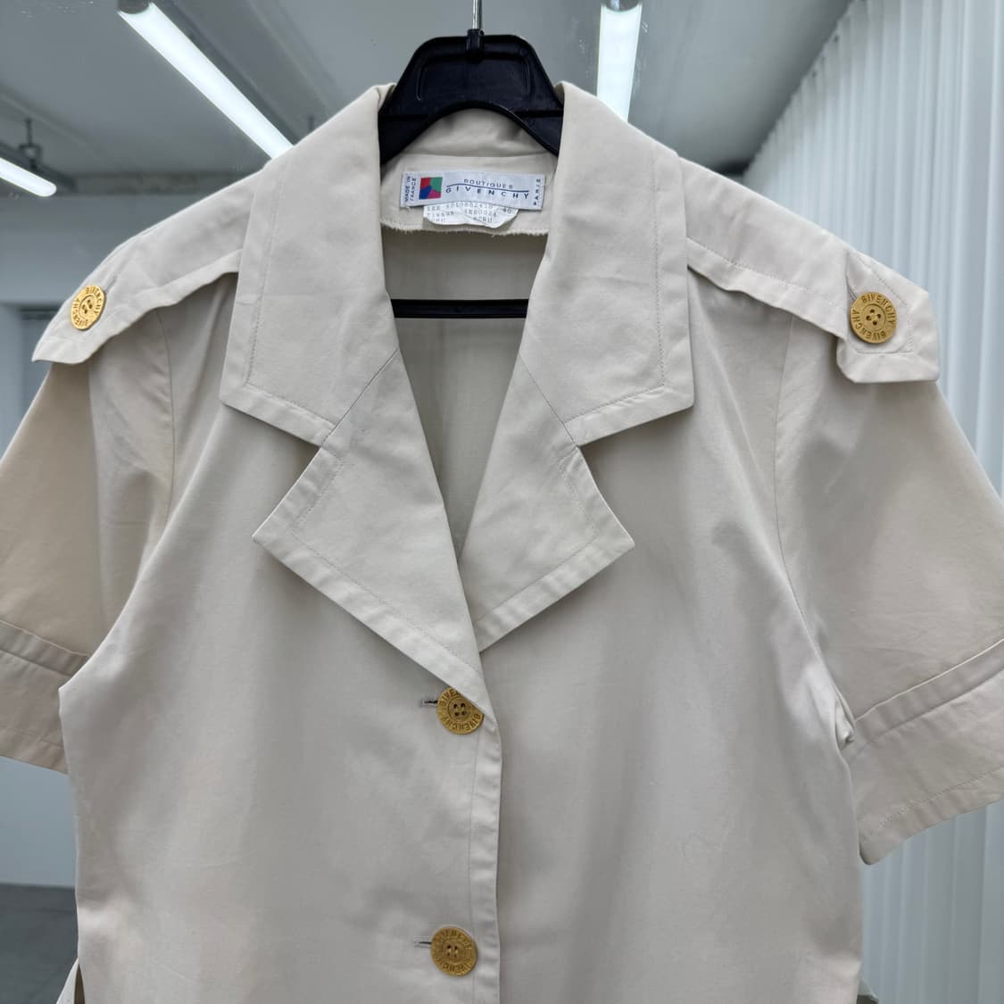 지방시 금장버튼 코트 상품이미지2