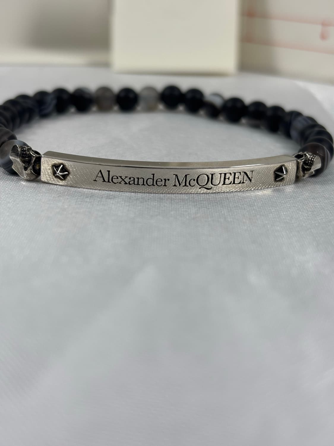 (정품)알렉산더맥퀸 실버로고 스컬팔찌 상품이미지2