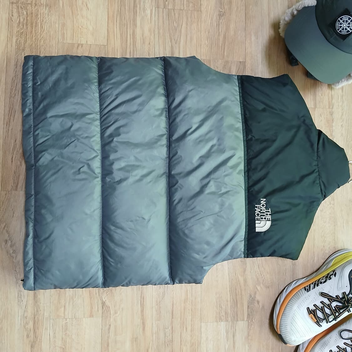 TNF 노스페이스 구스 조끼 패딩 베스트 자켓 그레이 차콜 상품이미지3