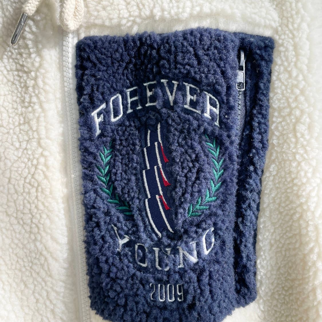 D2 로맨틱크라운 헤비 플리스 후드 집업 XL사이즈 상품이미지4