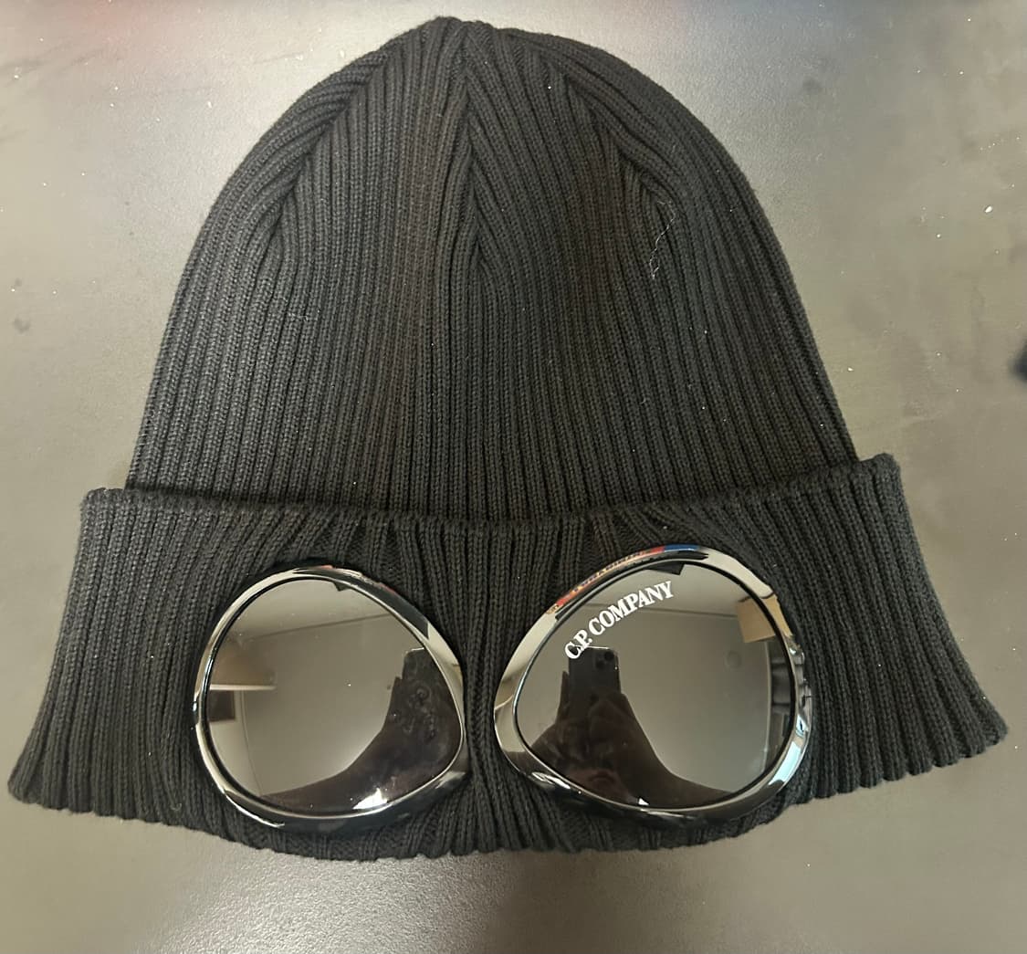 Cp company 비니 25ss팝니다 상품이미지1