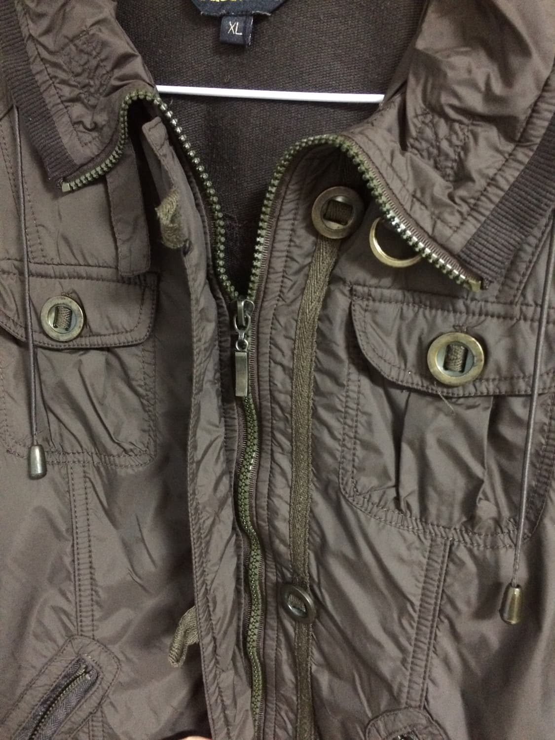 카키 빈티지 디테일 바람막이 상품이미지2